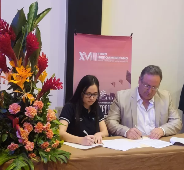 FIRMA CON ESPAÑA