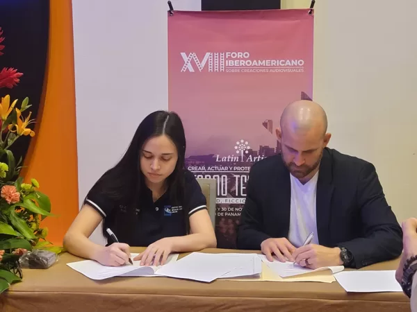 FIRMA CON PANAMÁ